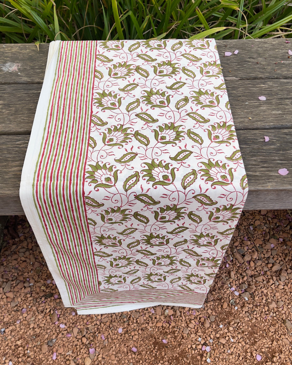 Nappe Florale Vert Olive et Blanche – Impression Artisanale Indienne