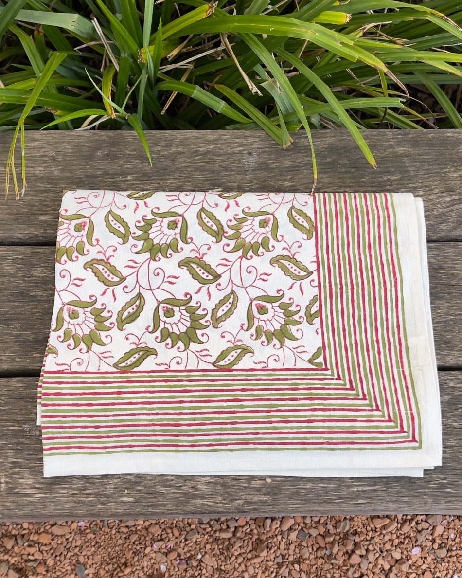 Nappe Florale Vert Olive et Blanche – Impression Artisanale Indienne