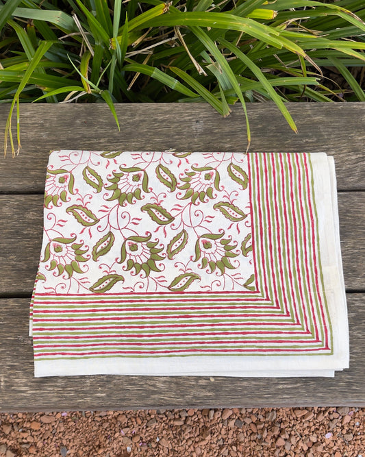 Nappe Florale Vert Olive et Blanche – Impression Artisanale Indienne