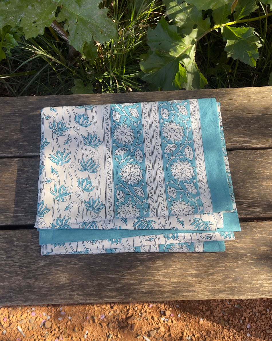 Nappe Bleu turquoise fleurie