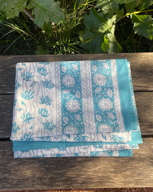 Nappe Bleu turquoise fleurie