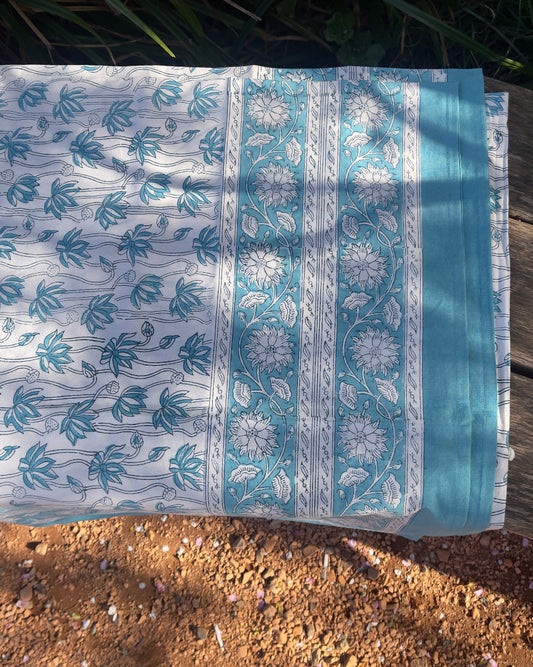 Nappe Bleu turquoise fleurie