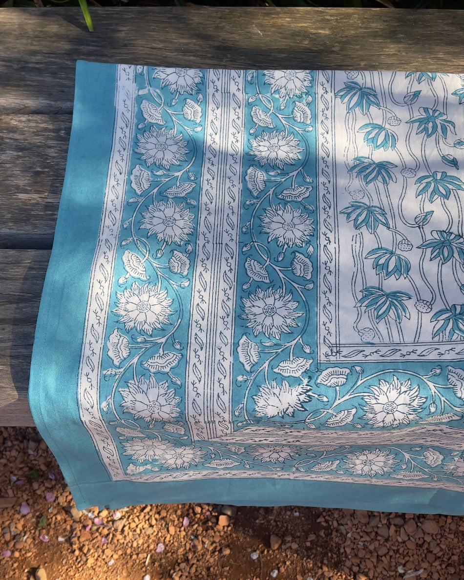 Nappe Bleu turquoise fleurie