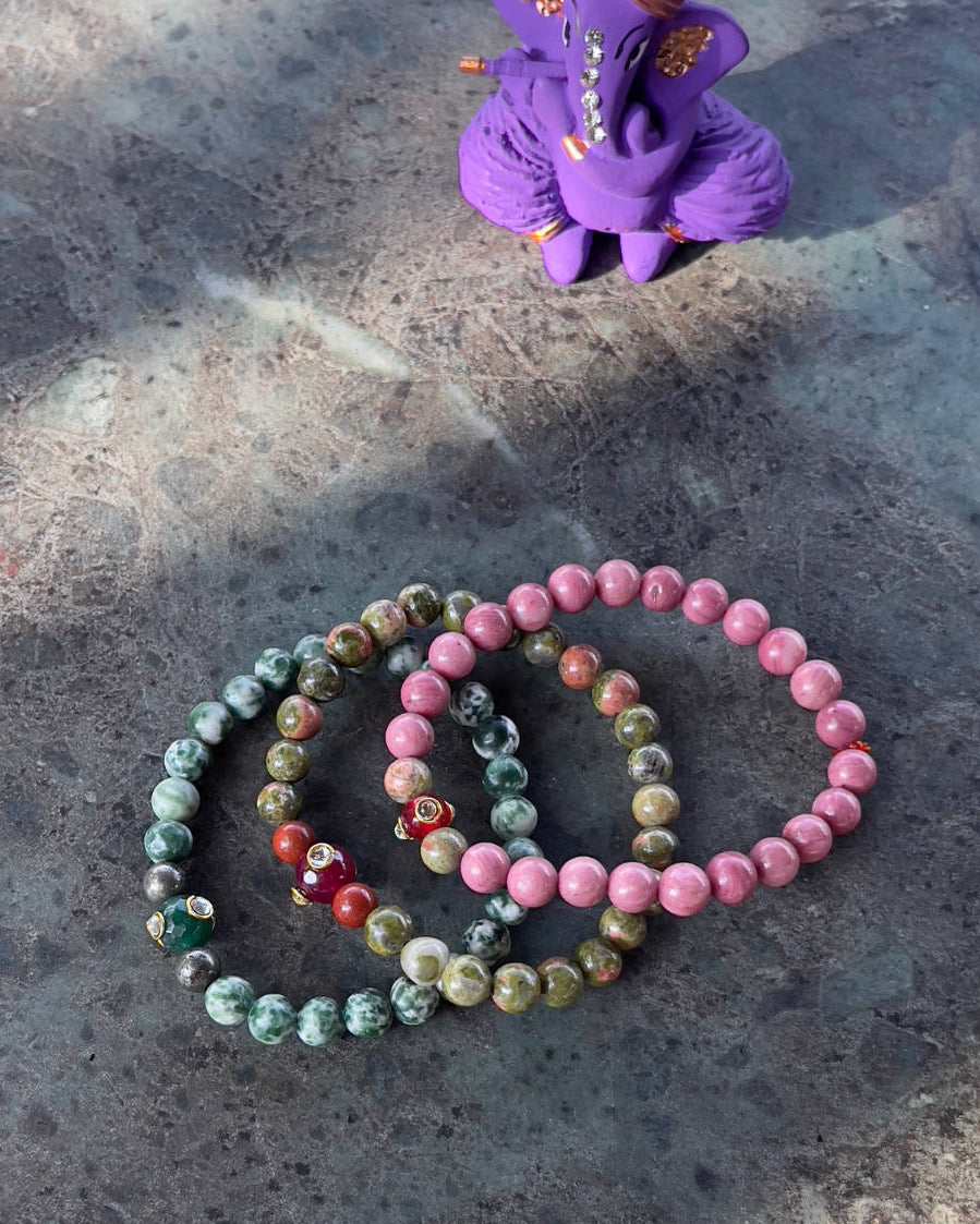 Bracelet en Thulite – Énergie vivante, douceur du cœur et expression authentique