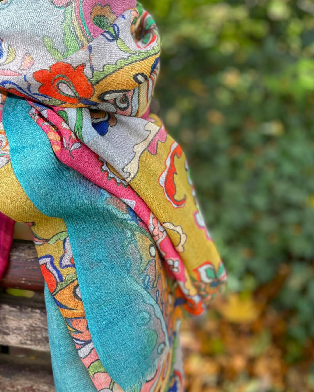 Paisley Wool and Silk Shawl – Soft, Lightweight and Colorful 70 x 190 cm