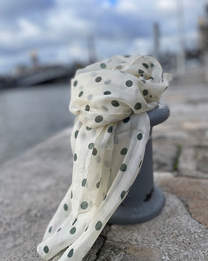 Foulard en Soie Naturelle – Olivia