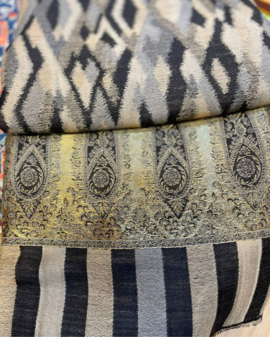 Grand Châle en Laine et Lurex TRADITIONNEL Noir – 100 x 200 cm