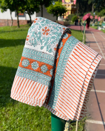 Pareo léger en voile de coton avec impression artisanale couleur bleu clair et ocre