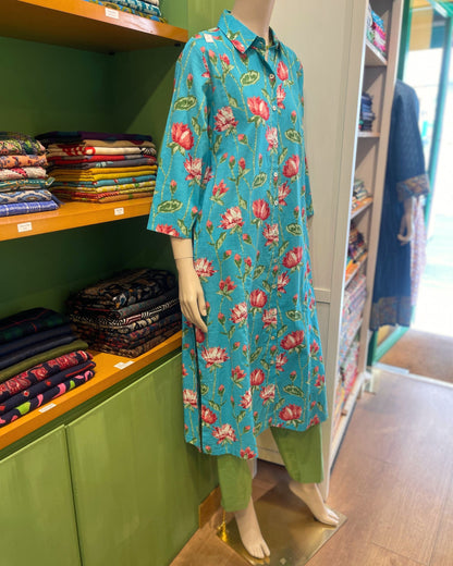 Robe chemise kurta femme en coton léger, imprimé pivoine bleu, longueur midi