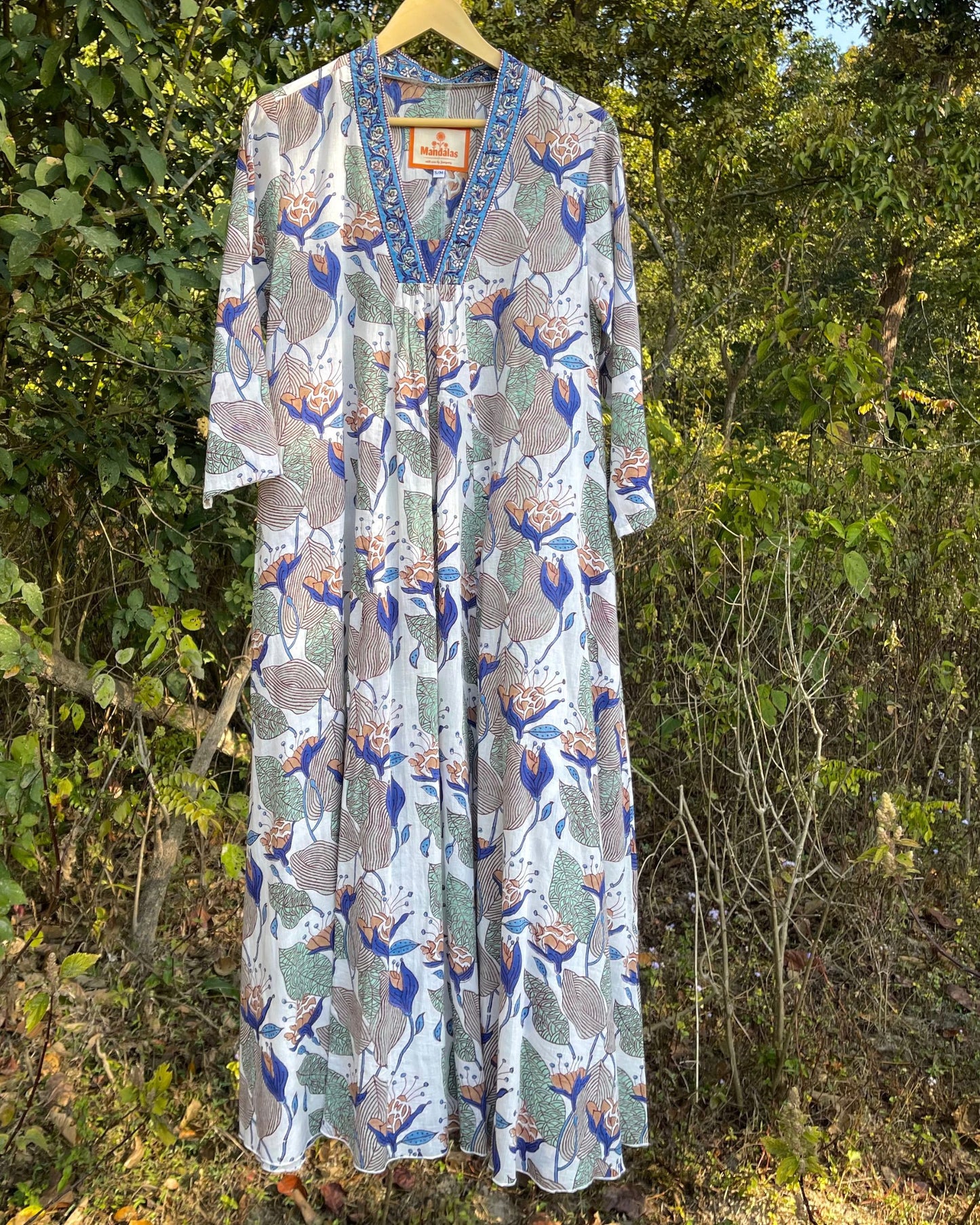 Robe longue en coton bleu floral  - Ananda