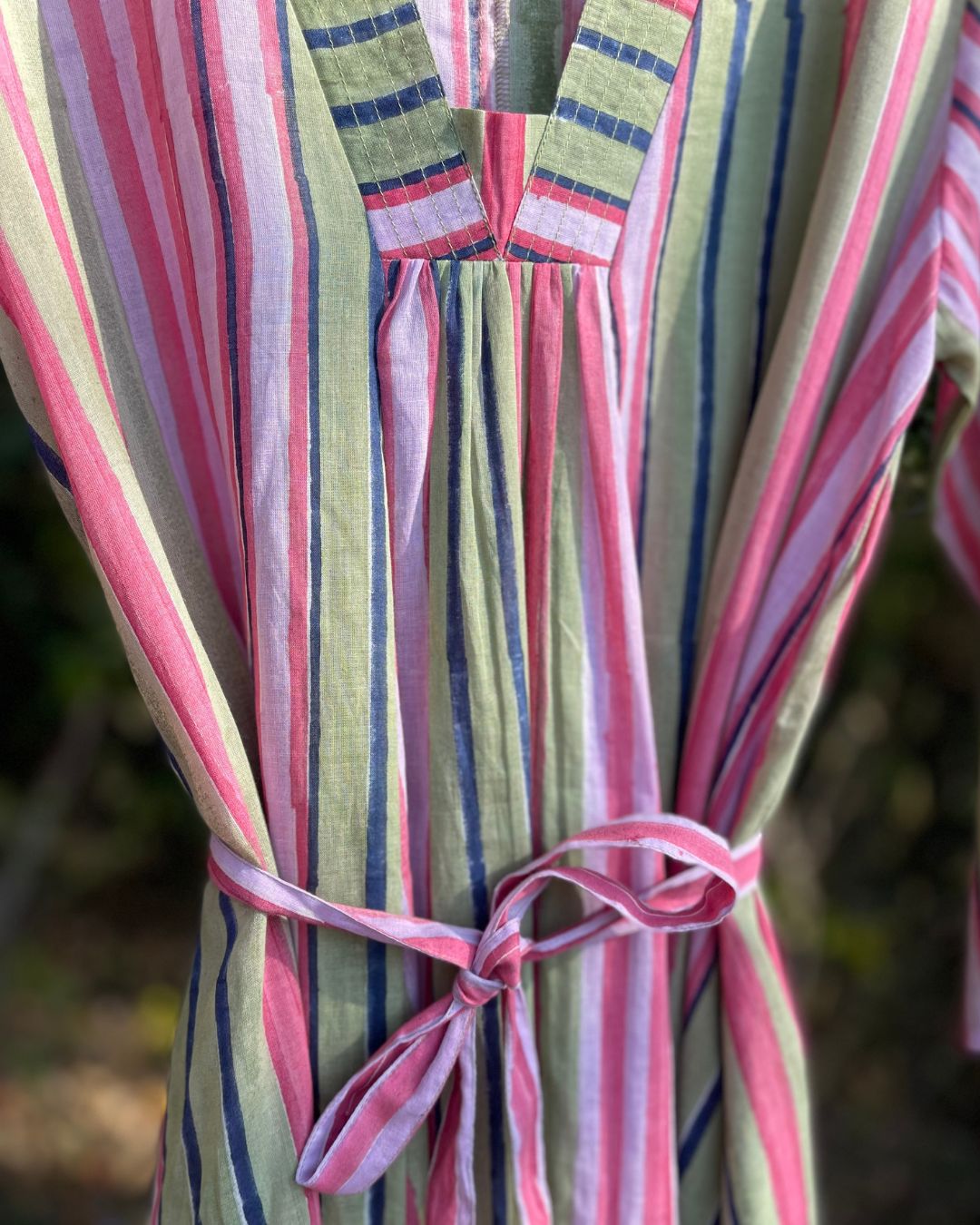 Robe longue en coton à rayure vert et rose  - Ananda